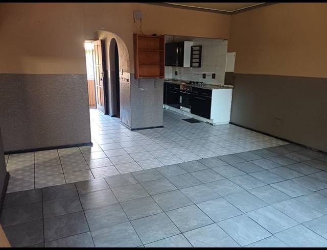 2 BEDROOM APARTMENT FOR SALE IN RAVENSKLIP